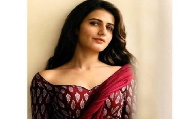 Porn Movie Dangal - Fatima Sana Shaikh posts a selfie in saree again, trolls advise ...